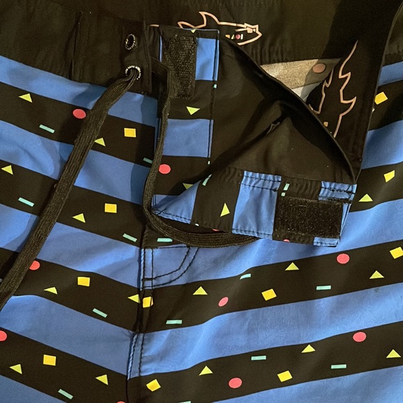 Maui and Sons Blue Geometric Swim Board Shorts Size 32 - Picture 12 of 16